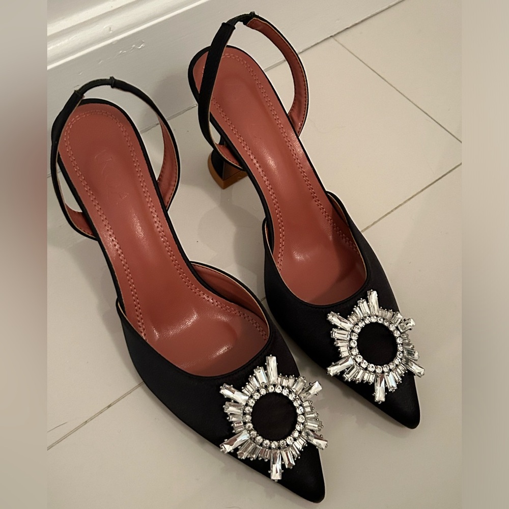Arqa Embellished Heel